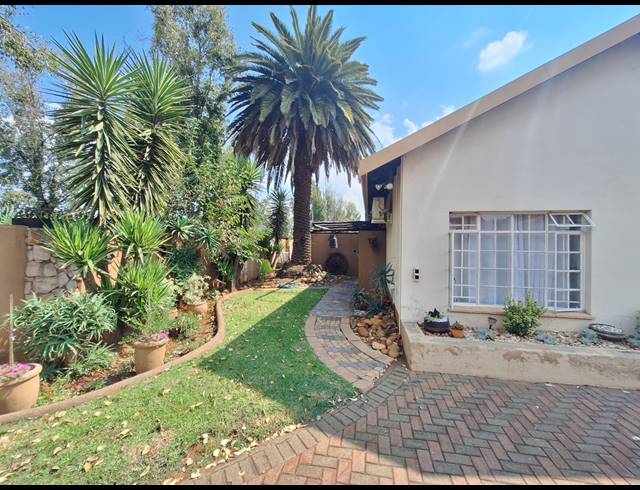 4 BEDROOM HOUSE FOR SALE IN VANDERBIJLPARK SE 6